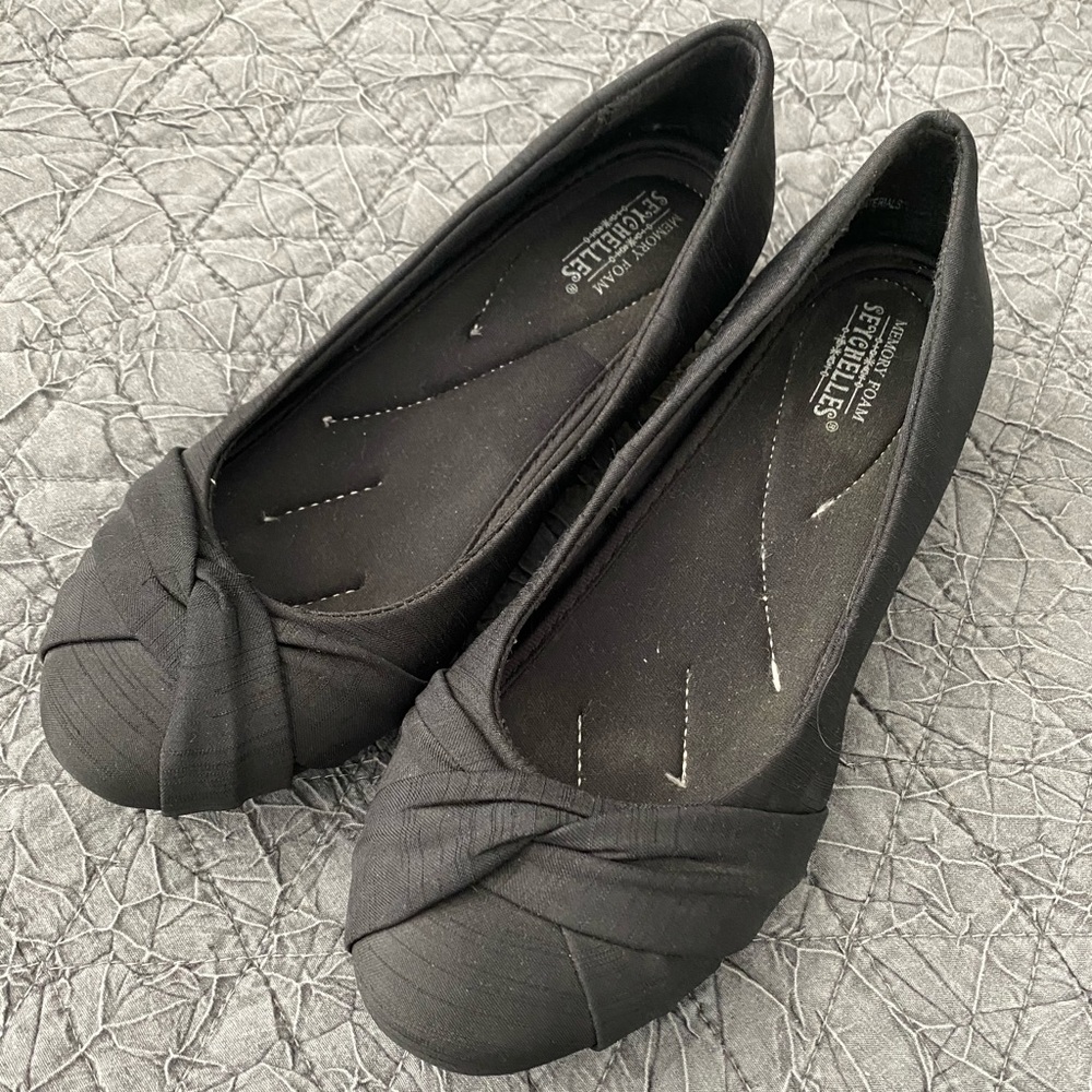 Seychelles memory foam flats